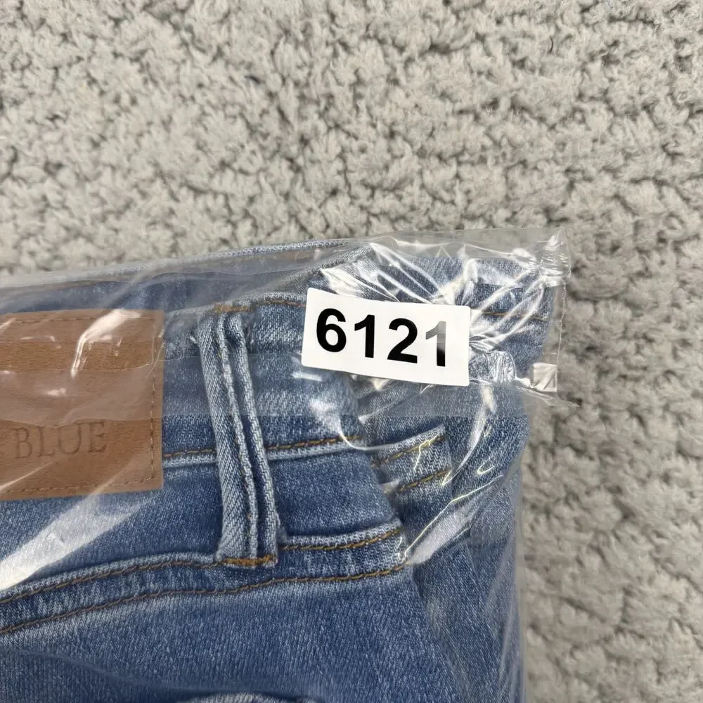 Judy Blue 90s Straight Fit Jeans Women’s Size 7/28 Distressed Light Wash Denim